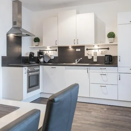 Marin, 11 Apartman *